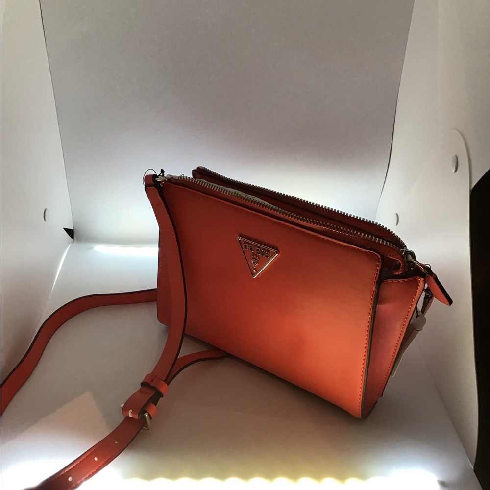 Guess - Picture 6 of 9